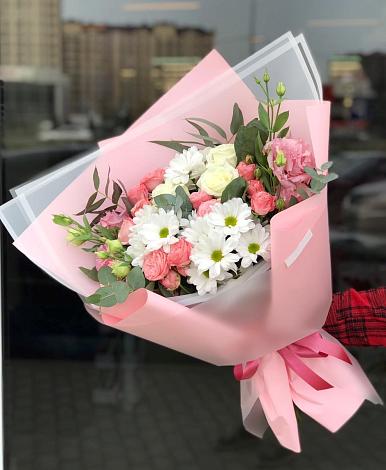 Букет цветов из: Розы, Лизиантусы и Хризантемы в Архангельское